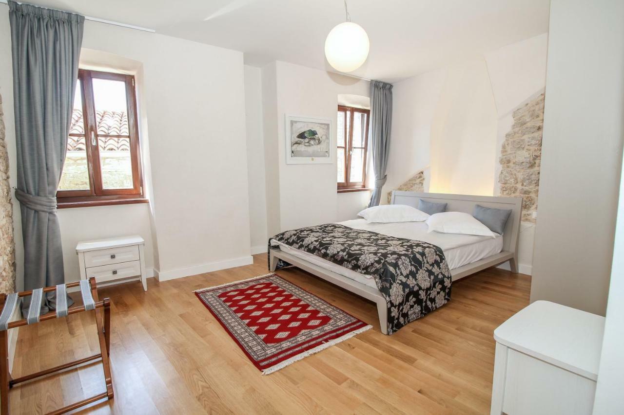 Villa Castel Bale Eksteriør billede